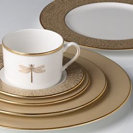 June Lane Gold by Lenox Kate Spade Dinnerware, Lenox Autumn, Marigold Wedding, Fine China Patterns, Everyday Dinnerware, Sweet Home Style, Fine Dinnerware, Gold China, Gold Dinnerware