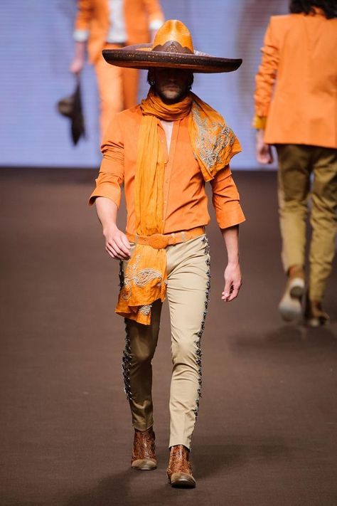 El Charro Chic de Etro - Milán Fashion Ween Menswear SS14 Mariachi Suit, Outfit Mexicano, Ideas De Outfits, Mexican Fashion, Mexican Outfit, Fashion Mood Board, Cowboy Style, Milan Fashion, Outfits Casuales