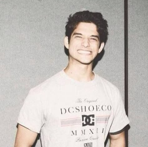 Tyler Posey, Wall