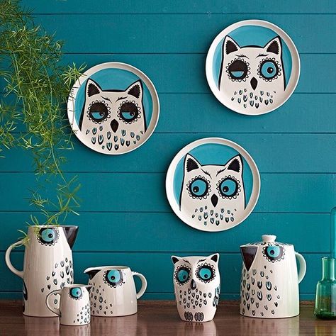 Happy Friday Instaland. Hope you have a hoot of a weekend! 🦉#fridayfeeling #owlsoneverything . . . . . #hannahturner #pattern #ceramics #owl #owlsofinstagram  #tableware #britishdesign #ukdesign #kitchenfun #colourful  #simplepleausures #interiors #in Bird Shape, Thrift Store Diy, Owl Collection, Cerámica Ideas, Bristol Uk, Fantasy Homes, Winter Photo, Ceramic Owl, Pottery Crafts