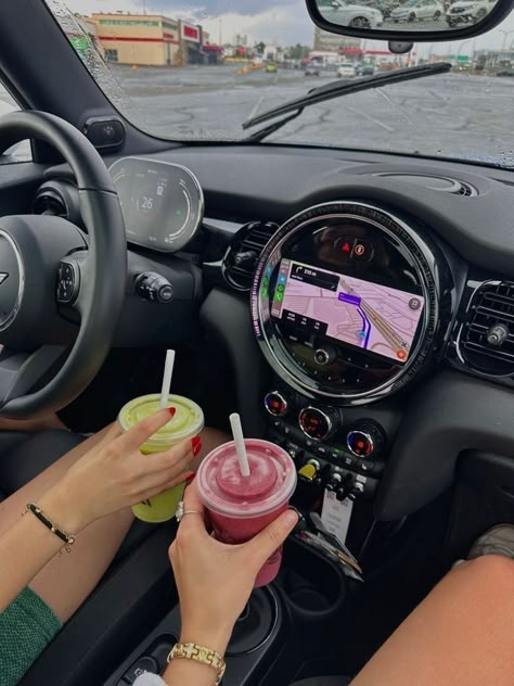 Mini Cooper Interior, Cooper Car, Mini Cooper Convertible, Mini Copper, Mini Convertible, Girly Car, Car Goals, Getaway Car, Car Inspiration