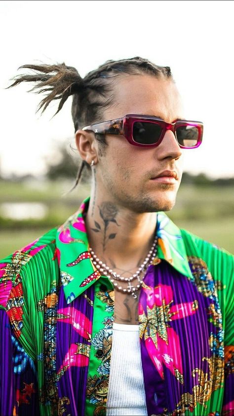 Justin Bieber Dreads, 50s Vibes, Justin Bieber News, Justin Bieber Photos, Dreadlock Style, Justin Bieber Pictures, Justin Beiber, Human Poses, Celebrity Hairstyles