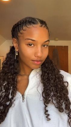 Hair Styles For Short Curly Hair Black Women, Cute Curly Hair Braided Hairstyles, Curly Hair French Braid Styles, Destineewrayy Hairstyles, Easy Braids Curly Hair, Curly Hair Pigtail Braids, Cute Hairstyles For Curly Hair Braids, Braid Short Curly Hair, Curly Pulled Back Hairstyles