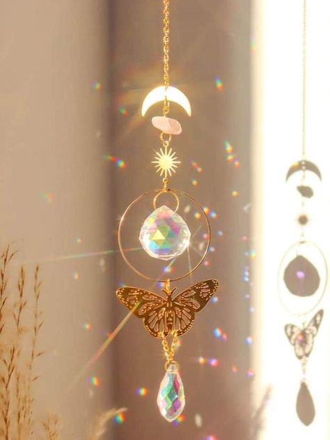 Sun Catcher Aesthetic, Shading References, Crystal Suncatchers Diy, Fairy Bedroom, Room Goals, Crystal Suncatchers, Creative Home Decor, Room Makeover Bedroom, Fancy Jewellery