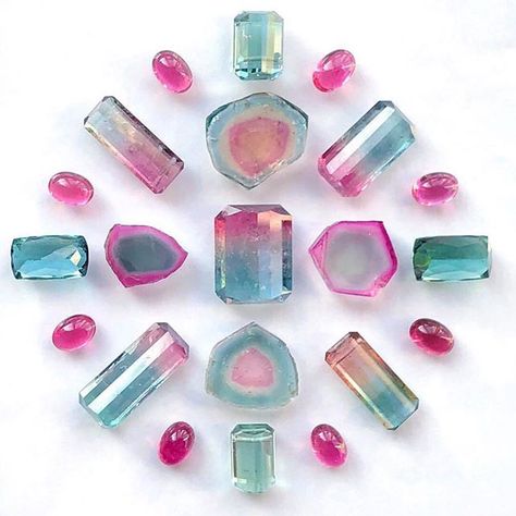 Sharing a new favorite follow — @jenvolkodavdesigns #watermelontourmaline Gem Gossip, Gold Trend, Jewelry Artist, Rocks And Gems, Exclusive Jewelry, Watermelon Tourmaline, Tourmaline Crystal, Crystal Gems, Artistic Jewelry