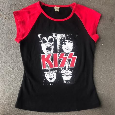 Emo 90s, Tops For Women 2023, Kiss Graphic, Clothing Anime, 2023 Aesthetic, Y2k Tops, Baby Tees Y2k, 2000s Fashion Outfits, Baby Tees