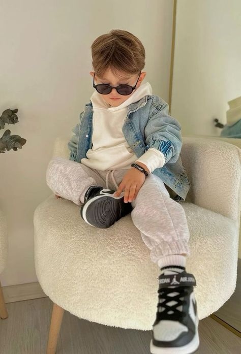 #kidsclothing #childrensfashion #trendykids #cuteoutfits #stylishkids #fashionforkids #kidswear #kidsootd #minifashionista #kidsclothes Magical Childhood, Toddler Wearing, Kids Ootd, Boys Fits, Children Playing, Trendy Kids, Korean Girl Fashion, Stylish Kids, Childrens Fashion