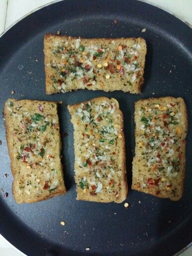 Garlic Bread Snapchat, Garlic Bread Snap, Side Dish For Pasta, Recipe For Garlic Bread, Pesto Bread, Snap Streaks, Snapchat Selfies, Pasta Side Dishes, Garlic Bread Recipe