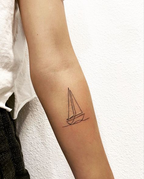 Single Line Boat Tattoo, Boat Silhouette Tattoo, Sailboat Sunset Tattoo, Geometric Sailboat Tattoo, Fine Line Ship Tattoo, Sailing Boat Tattoo Simple, Sailboat Tattoo For Women, Fine Line Sail Boat Tattoo, Minimalist Boat Tattoo