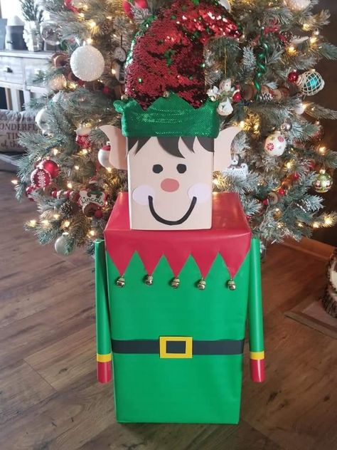 Cardboard Box Snowman, Gift Wrap Christmas Ideas, Present Stacking Ideas, Tower Gift Box Ideas, Elf Wrapping Presents, Elf Boxes For Christmas, Elf Wrapping Ideas, Christmas Tower Ideas, Christmas Gift Tower