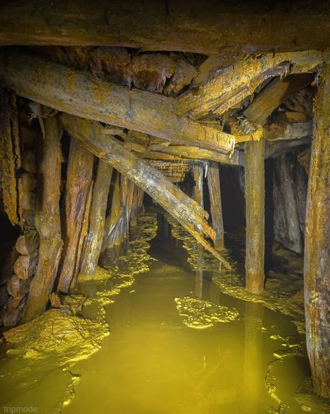 Abandoned Mine, Location Inspiration, Dark Photography, Environment Design, Environment Concept Art, Cthulhu, Fantasy Landscape, Abandoned Places, Dark Fantasy