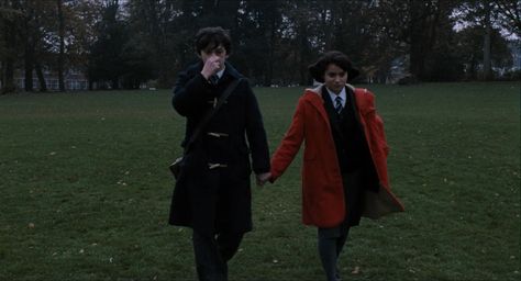 submarine movie Submarine Aesthetic, Submarine Film, Oliver Tate, Piledriver Waltz, Submarine 2010, Indie Academia, Submarine Movie, Film Major, Richard Ayoade