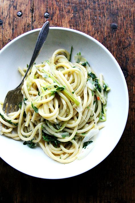 Here, leeks, garlic, pepper flakes, olive oil, pasta and water unite at the start and simmer together until the bucatini is cooked and the starchy cooking water has emulsified with the olive oil, reducing into a silky, spicy, aromatic sauce that tastes creamy without cream and rich without any enrichment. // alexandracooks.com Pasta Side, One Pan Pasta, Lemon Recipe, Late Night Dinner, Pasta Carbonara, One Pot Pasta, Pasta Noodles, Lemon Recipes, Food 52