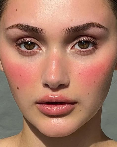 Strawberry Girl Aesthetic, Sunkissed Blush, Strawberry Girl, Aesthetic 2024, Fun Makeup, Soft Glam, Make Up Inspo, Editorial Makeup, Makeup Natural