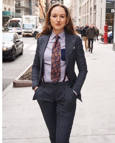 Women Suits Wedding, Made To Measure Suits, Women Wearing Ties, Woman In Suit, Woman Suit, To Start A Conversation, Gender Neutral Clothes, Queer Fashion