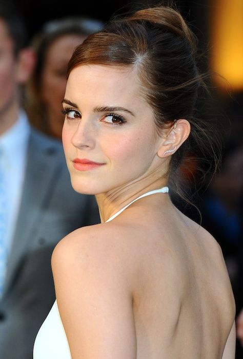 10 Tips For Dressing Like Emma Watson, Because She's Officially a Style Star Emma Watson Style, British Celebrities, Penteado Cabelo Curto, Elle Fanning, Hermione Granger, 인물 사진, Kristen Stewart, Emma Watson, Hermione