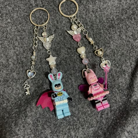 Matching Accessories Aesthetic, Cute Matching Keychains, Matching Lego Keychain, Cute Car Keys Aesthetic, Cute Legos, Couple Matching Jewelry, Matching Keychains Couples, Lego Cute, Husky Pictures