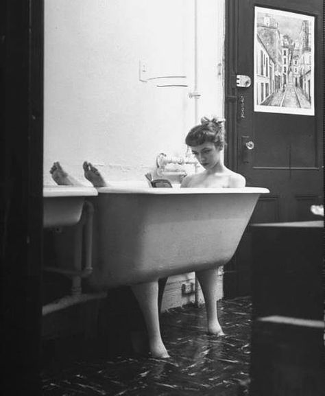 Interesting bath tub A Well Traveled Woman, People Reading, Relaxing Moments, Woman Reading, John Wayne, Clawfoot Bathtub, Country Life, White Photography, Movie Stars