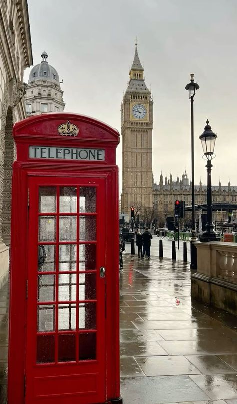 BigBen Uk Asthetic Picture, London During Winter, Autumn London Aesthetic, Old Money England, London Fall Aesthetic, Rich London Aesthetic, London Vision Board, London University Aesthetic, London Spring Aesthetic