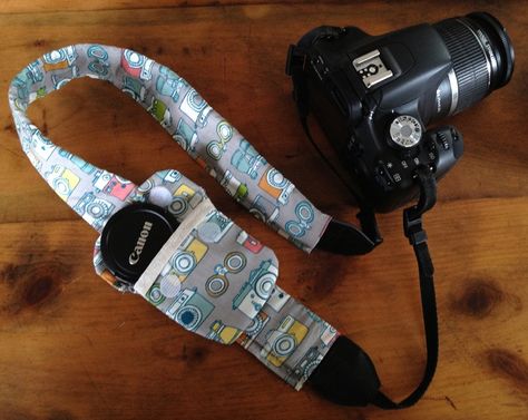 IMG_3328 Diy Camera Strap Cover, Camera Strap Pattern, Camera Strap Tutorial, Diy Camera Strap, Fabric Shears, Cap Holder, Diy Camera, Sewing Bags, Trendy Sewing