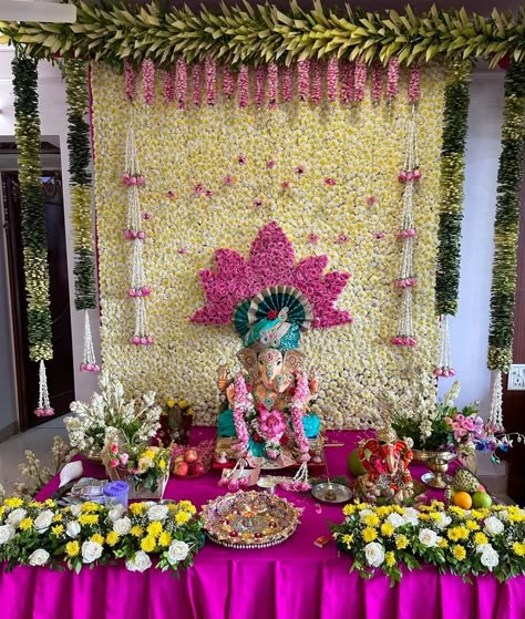 Gannu Bappa, Bappa Decoration, Door Flower Decoration, Gauri Ganpati, Flower Decoration For Ganpati, Lord Vinayaka, Cradle Decoration, Vinayaka Chaturthi, Leaf Decor Wedding