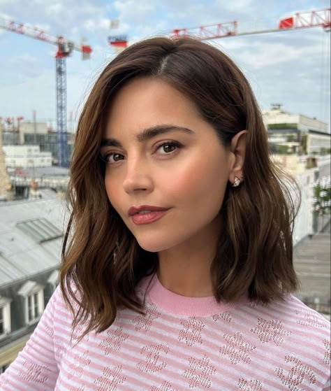 jenna coleman Jenna Coleman Hair, Jenna Coleman Style, Chanel Fashion Show, Jenna Louise Coleman, Birthday Hair, Lob Hairstyle, Jenna Coleman, Hair Crush, Chanel Fashion