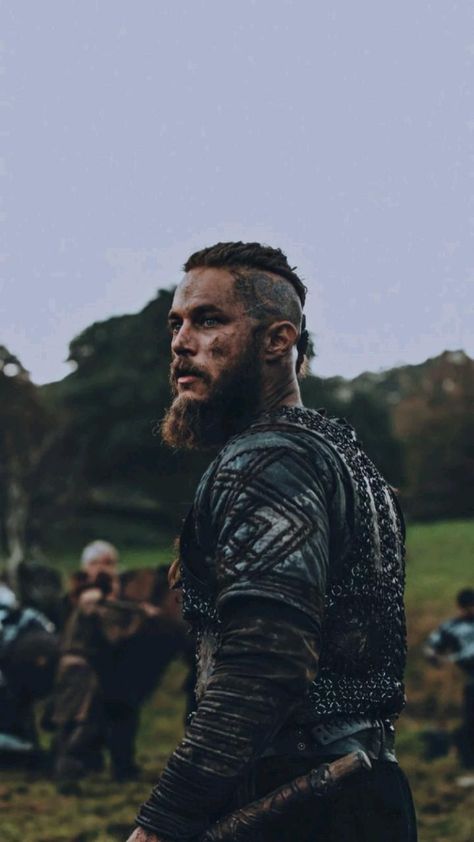 King Ragnar Lothbrok, Viking Wallpaper, Vikings Valhalla, Viking Aesthetic, Ragnar Lothbrok Vikings, King Ragnar, Kaptan Jack Sparrow, Viking Series, Vikings Tv Show