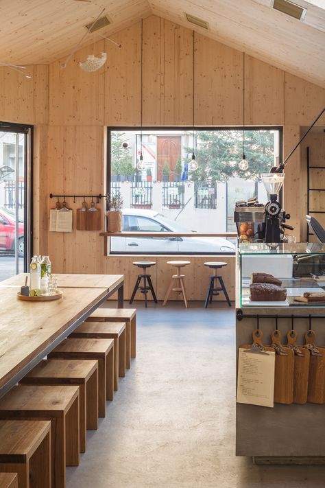 Juice Bar Cabin / Not a Number Architects/ Bucharest, Romania Simple Cabin, Juice Bar Design, Wood Cafe, Café Design, Coffee Shop Bar, Coffee Shop Design, Retro Interior, Sopot, Dark Interiors