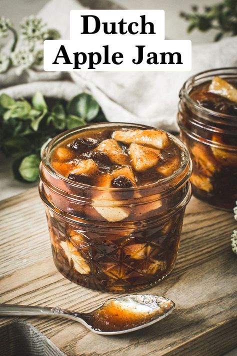 Dutch apple jam in a glass jar with a spoon next to it. Fall Apple Pie, Apple Pie Jam, Canning Apples, Canning Jam Recipes, Easy Jam, Jam Recipes Homemade, Canning Jam, Dutch Apple, Apple Jam