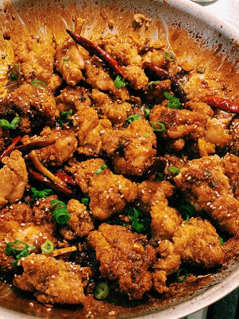 Keto General Tso Chicken Easy, General Taos Chicken, General Tao Chicken, Poulet General Tao, Keto Chicken Thighs, Keto Chicken Thigh Recipes, Tiffy Cooks, Tso Chicken, General Tso Chicken