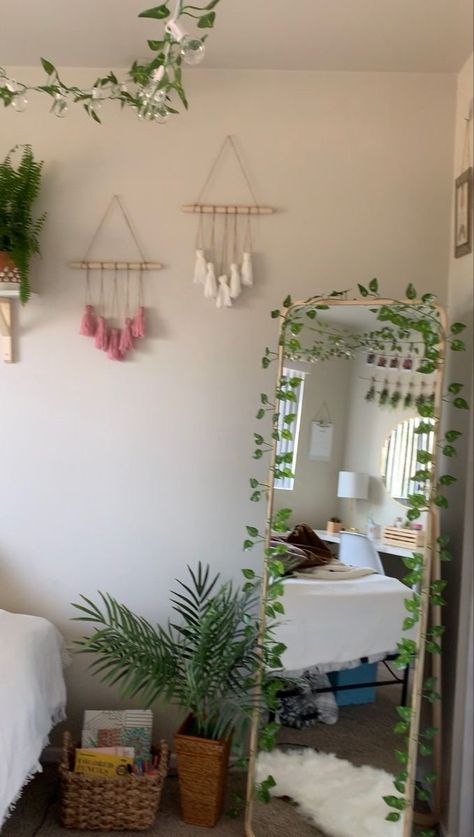 Tassel Room Decor, Vines On Mirror Bedroom, Vines Over Mirror, Mirror Vines Decor, Vine Mirror Decor, Where To Put Vines In Your Room, Cute Diy Mirror Ideas, Mirror Inspo Bedrooms, Vines Around Mirror