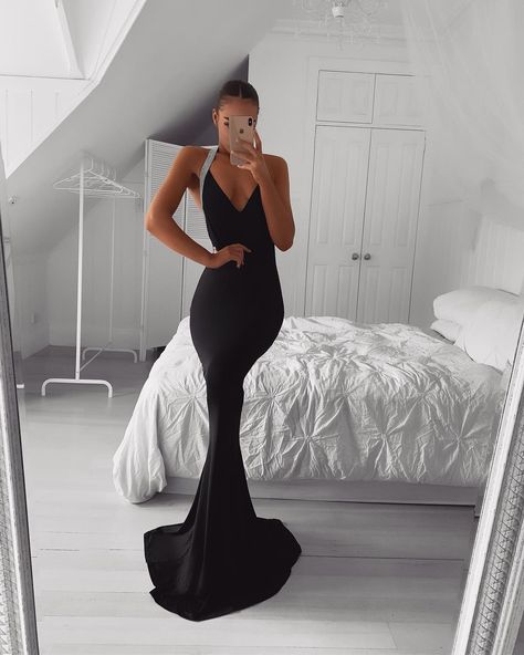 Gown from @fashionnova 🖤 Evening Dresses Cheap, Satin Mermaid Dress, Blue Green Dress, Sell Dresses, Mermaid Evening Dress, Banquet Dresses, Black Mermaid, Evening Dresses Online, Prom Dresses 2019