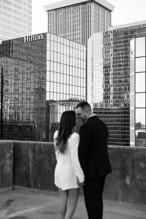 Photoshoot Looks, Engagement Photos Houston, Boston Engagement Photos, City Rooftop, Classy Engagement Photos, Rooftop Engagement, Rooftop Photoshoot, Denver Wedding Photography, Le Meridien