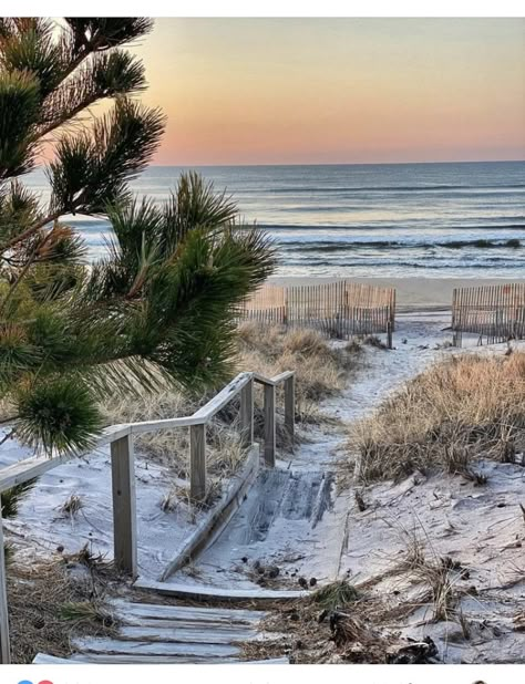 Long Island House, Island Beach House, Long Island Sound, Dream Beach Houses, Winter Beach, Shelter Island, Isle Of Palms, Salt Air, Winter Morning