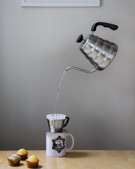 gray kettle pouring photo – Free Grey Image on Unsplash Gooseneck Kettle, Coffee Equipment, Coffee Dripper, Coffee Pictures, Dream Interpretation, Coffee Photography, Pour Over Coffee, Great Coffee, Coffee Gifts