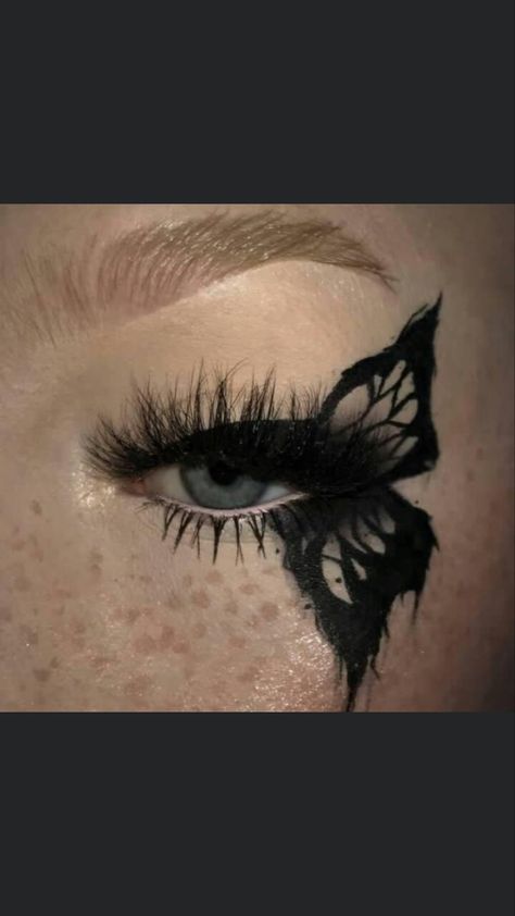 Goth Butterfly Makeup, Goth Face Paint, Goth Prom, Butterfly Eyes, Butterfly Makeup, Alt Makeup, Alternative Makeup, Cool Makeup Looks, Goth Makeup