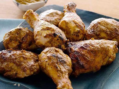 Bbq Chicken Recipe, Poultry Dishes, Bbq Chicken Recipes, Campfire Food, Guy Fieri, Barbecue Chicken, Grilled Chicken Recipes, Easy Dishes, Top Recipes