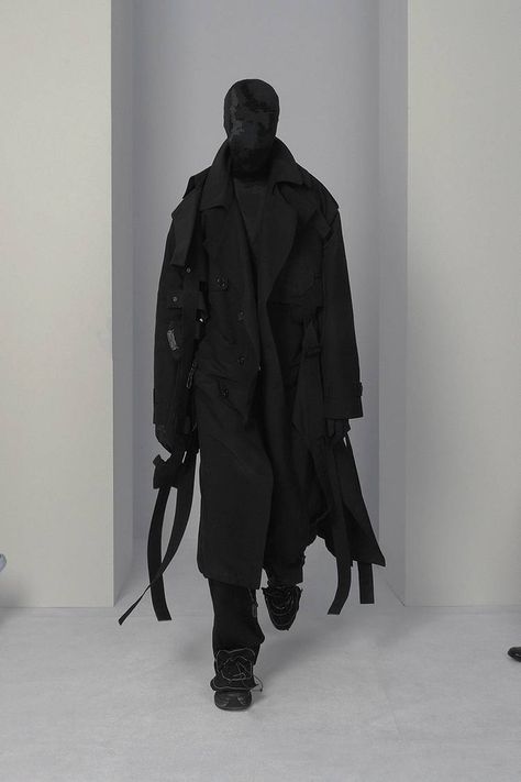 POST ARCHIVE FACTION Fall/Winter 2018 Collection | HYPEBEAST Ideal Aesthetic, Post Archive Faction, Dystopian Fashion, Fashion Catwalk, Korean Fashion Ideas, Men Fashion Show, Cyberpunk Fashion, Archive Fashion, Raf Simons