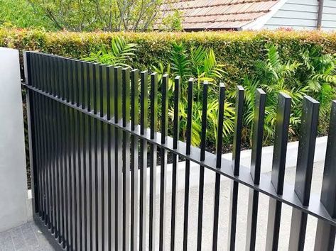 Pool Fencing Landscaping, Aluminium Fencing, Slat Fence, Backyard Raised Garden, Fence Gate Design, Grill Gate Design, Modern Fence Design, House Fence Design, House Main Gates Design