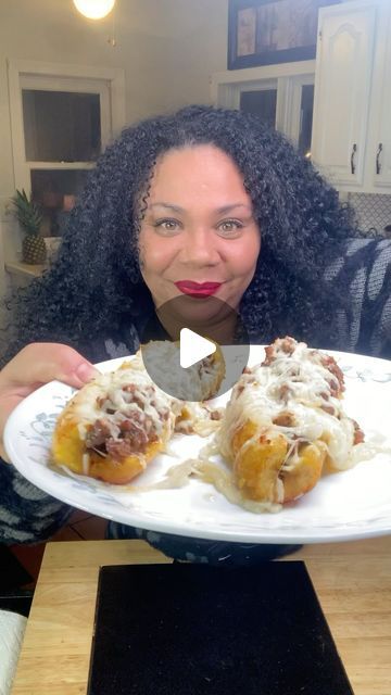 Damaris S on Instagram: "Canoas, Sweet plantain boat #recetas #canoas #sweetplantains #cheeserecipes #yum #canoas #quickdinners" Puerto Rican Dishes, Puerto Rican, Quick Dinner, Cheese Recipes, Boats, On Instagram, Instagram