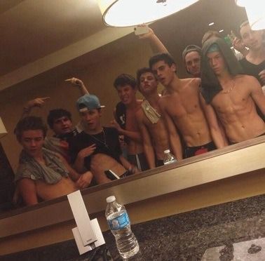 Macon Boys, Omaha Squad, Aaron Carpenter, Gossip Girl Fashion Blair, Carter Reynolds, Taylor Caniff, Jack Gilinsky, Hayes Grier, Magcon Boys