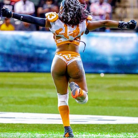 Lfl Players, Hot Womens Football, Ladies Football League, Lingerie Football, Female Crossfit Athletes, Female Football Player, Athletic Models, Legends Football, All Body Workout