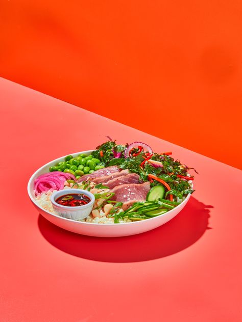 Orange and pink background with a tuna bowl Food Art Direction, Modern Food Photography, Food Product Photography, Commercial Photography Product, Commercial Photography Studio, Product Commercial, Studio Creative, Social Research, Modern Food