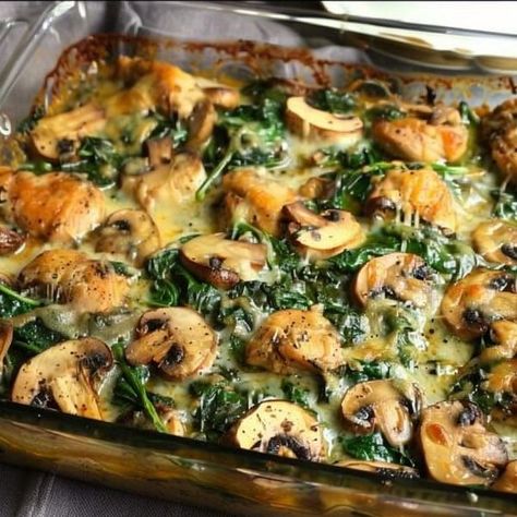 Easy Skinny Recipes Spinach And Mushroom Recipes, Chicken Spinach Mushroom, Braised Chicken Breast, Spinach And Mushroom, Mushroom Casserole, Recipe Low Carb, Spinach Mushroom, Mushroom Recipe, Chicken Spinach