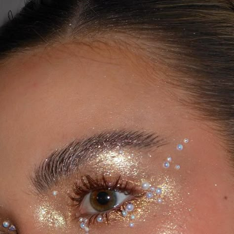 Cool Girl Makeup, Beautiful Skin Foundation, Angel Tears, Gold Highlight, Gold And Pearls, Matte Concealer, Goddess Makeup, Festival Make Up, Angel Makeup