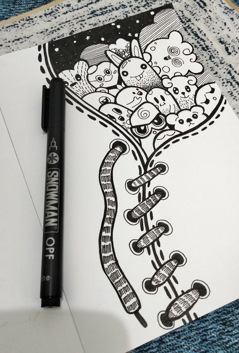 Black Pen Doodles Aesthetic, Art Drawings Ideas Creative Sketchbooks, Doodle Art With Color, Grade 3 Art Projects, Happy New Year Drawing Ideas, Decoupage Table, Mini Drawing, Doddle Art, Easy Mandala Drawing