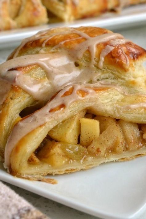 Apple Strudel Fry Pies, Apple Pastry, Cinnamon Glaze, Strudel Recipes, Dessert Snacks, Easy Puff Pastry, Maple Brown, Apple Strudel, Fried Apples