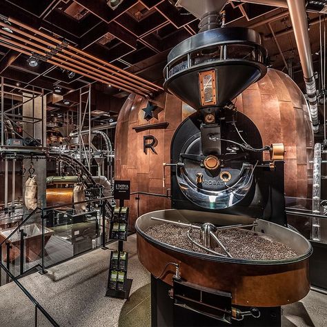 Inside Starbucks, Starbucks Roastery, Siphon Coffee, Starbucks Locations, Chelsea Nyc, Nitro Cold Brew, Starbucks Reserve, Ny Outfits, Coffee Roastery