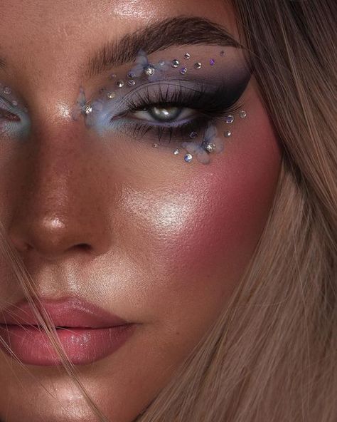 Edc Hair, Bahama Mama Bronzer, Taylor Swift Makeup, Plouise Makeup, Butterfly Makeup, Rhinestone Makeup, Plouise Makeup Academy, Bahama Mama, Makeup Course