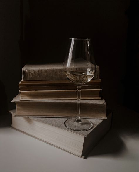 Vintage, aesthetic, books, wine, wine lover, book lover, vintage books, vintage book, artistic photography, artistic wine, art wine, book art, wine photography ideas, vintage minimal Wine Books Aesthetic, Sommelier Photoshoot, Wine Vintage Aesthetic, Vintage Wine Aesthetic, Sommelier Aesthetic, Wine And Books, Wine Book, Photography Artistic, Wine Photography